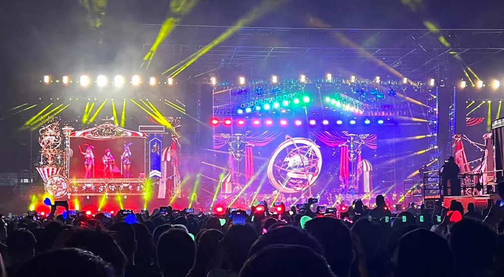 3377LED冰屏和荧光棒系列产品“嗨爆”周杰伦悉尼演唱会！